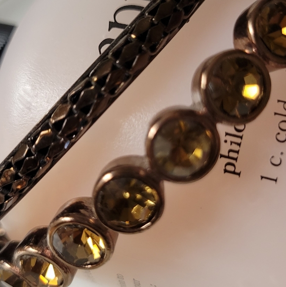 Bracelets - Picture 3 of 10